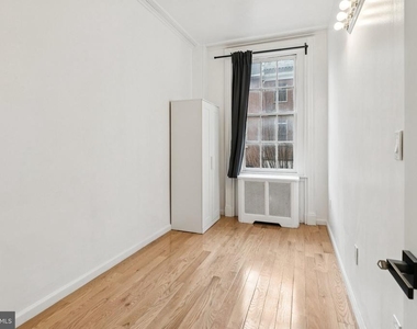 1225 Spruce Street - Photo Thumbnail 14