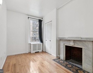 1225 Spruce Street - Photo Thumbnail 9