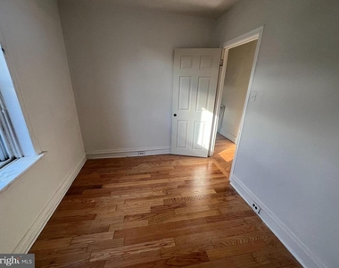 1319 S 22nd Street - Photo Thumbnail 7
