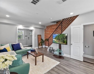 1449 S 32nd Street - Photo Thumbnail 5