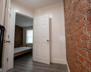 1915 N Darien Street - Photo Thumbnail 9
