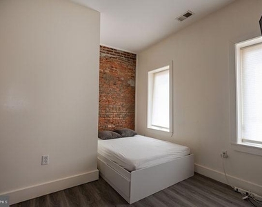 1915 N Darien Street - Photo Thumbnail 13