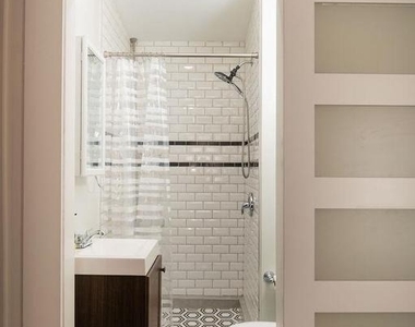 1915 N Darien Street - Photo Thumbnail 15