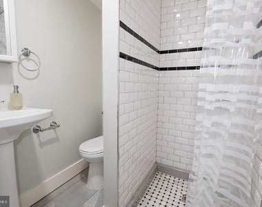 1915 N Darien Street - Photo Thumbnail 12