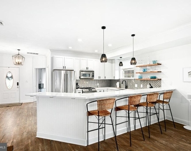 536 W Montgomery Avenue - Photo Thumbnail 16