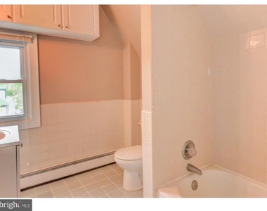 239 Vine Street - Photo Thumbnail 4