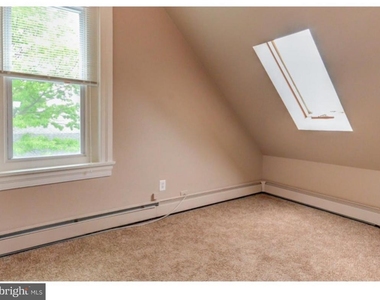 239 Vine Street - Photo Thumbnail 7
