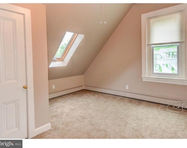 239 Vine Street - Photo Thumbnail 6