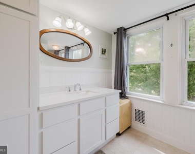 34 Burke Avenue E - Photo Thumbnail 9