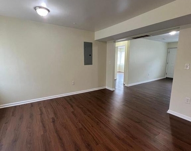 4300 Liberty Heights - Photo Thumbnail 6