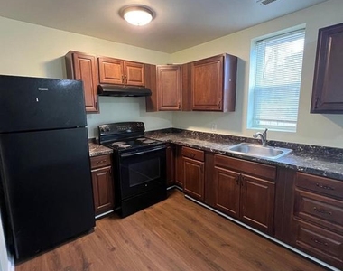 4300 Liberty Heights - Photo Thumbnail 5