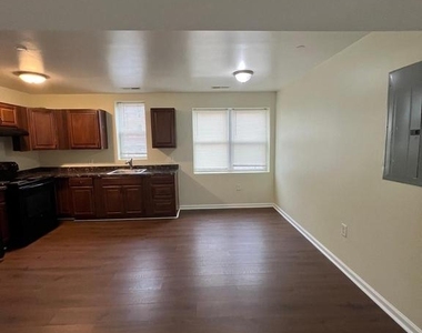 4300 Liberty Heights - Photo Thumbnail 4