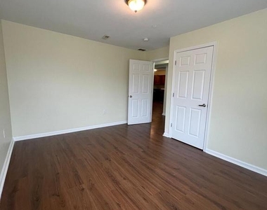 4300 Liberty Heights - Photo Thumbnail 12