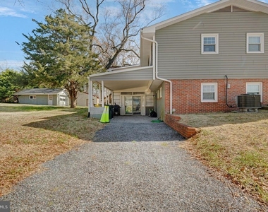 1312 Magnolia Avenue - Photo Thumbnail 5