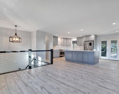 1312 Magnolia Avenue - Photo Thumbnail 13