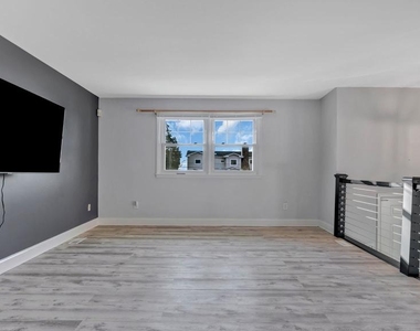 1312 Magnolia Avenue - Photo Thumbnail 15