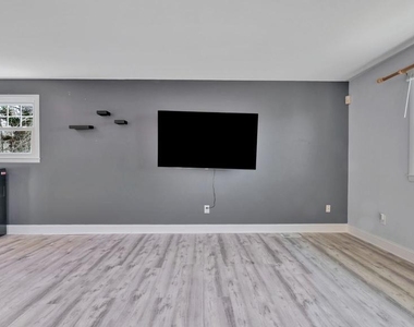 1312 Magnolia Avenue - Photo Thumbnail 16