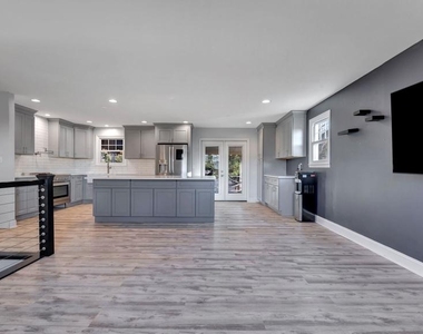 1312 Magnolia Avenue - Photo Thumbnail 14
