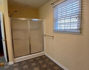 18 Greystone Drive - Photo Thumbnail 25