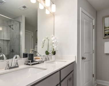 556 Hatters Mill Road - Photo Thumbnail 3