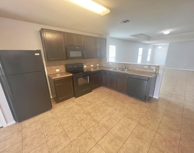 5813 Knoll Pines Pass - Photo Thumbnail 7
