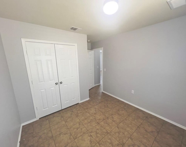 5813 Knoll Pines Pass - Photo Thumbnail 17