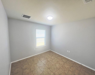 5813 Knoll Pines Pass - Photo Thumbnail 19