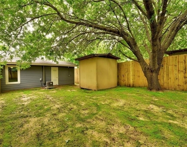 7504 Carver Ave - Photo Thumbnail 10