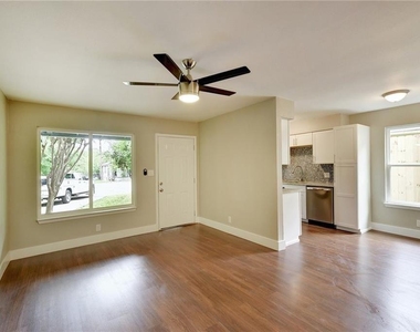 7504 Carver Ave - Photo Thumbnail 2