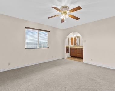 2630 Gwendolyn Ln - Photo Thumbnail 16