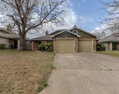 2630 Gwendolyn Ln - Photo Thumbnail 1