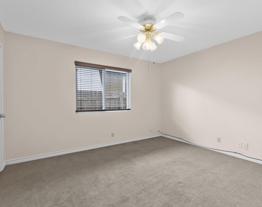 2630 Gwendolyn Ln - Photo Thumbnail 22