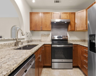 2630 Gwendolyn Ln - Photo Thumbnail 12