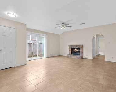 2630 Gwendolyn Ln - Photo Thumbnail 5