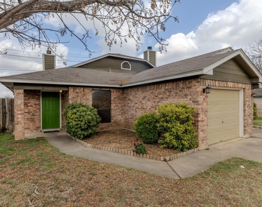 2630 Gwendolyn Ln - Photo Thumbnail 3