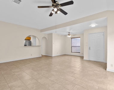 2630 Gwendolyn Ln - Photo Thumbnail 8