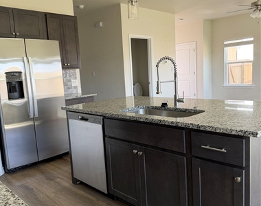 510 Whirlaway Dr - Photo Thumbnail 5