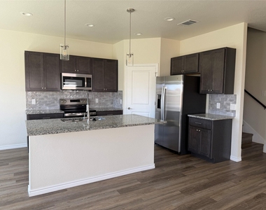 510 Whirlaway Dr - Photo Thumbnail 1