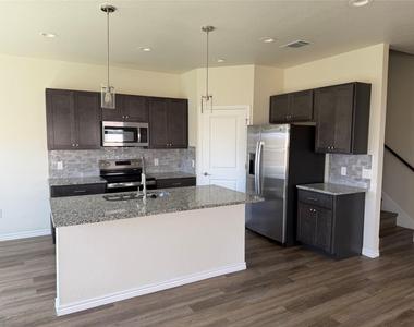 510 Whirlaway Dr - Photo Thumbnail 2