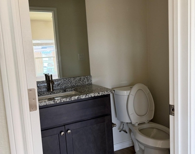510 Whirlaway Dr - Photo Thumbnail 6