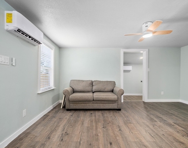 248 Post Oak Ln - Photo Thumbnail 5