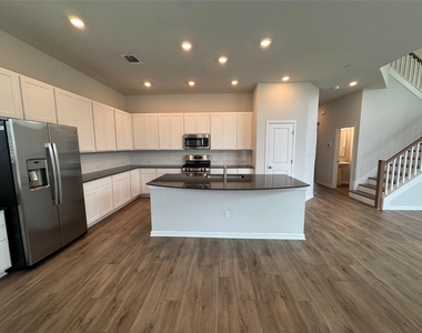 3000 Chisholm Trail Rd - Photo Thumbnail 5