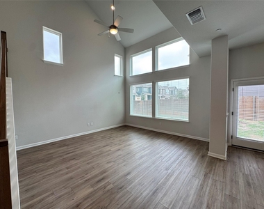 3000 Chisholm Trail Rd - Photo Thumbnail 10