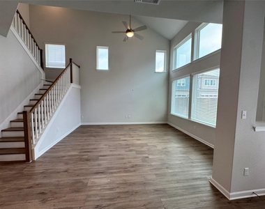 3000 Chisholm Trail Rd - Photo Thumbnail 9