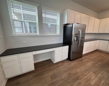 3000 Chisholm Trail Rd - Photo Thumbnail 8