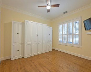 2390 W 8th St - Photo Thumbnail 15