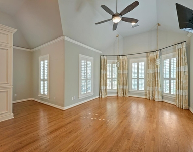 2390 W 8th St - Photo Thumbnail 18