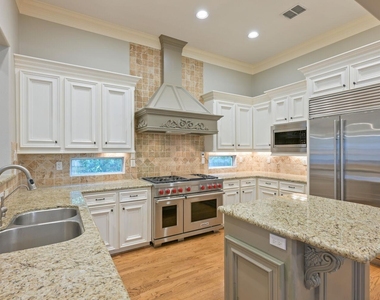 2390 W 8th St - Photo Thumbnail 12