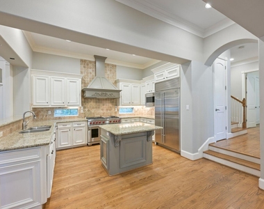 2390 W 8th St - Photo Thumbnail 10