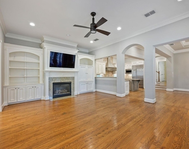2390 W 8th St - Photo Thumbnail 3